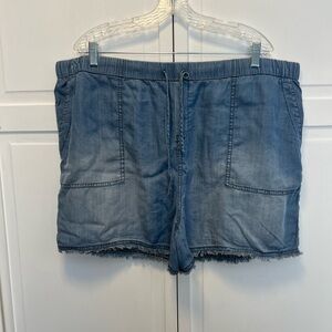 White Birch Frayed Hem Chambray Denim Shorts Size Women’s 3XL Color Blue